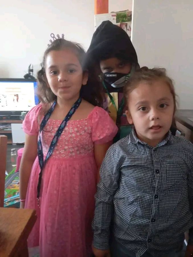 Prosím o pomoc mně a mích tři děti 