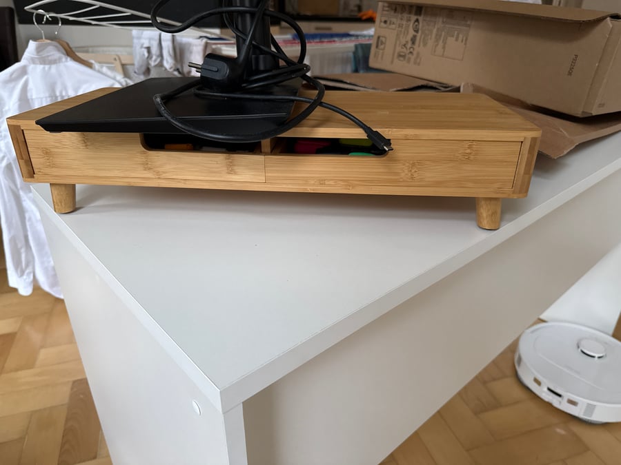 Nabízím stolní monitor