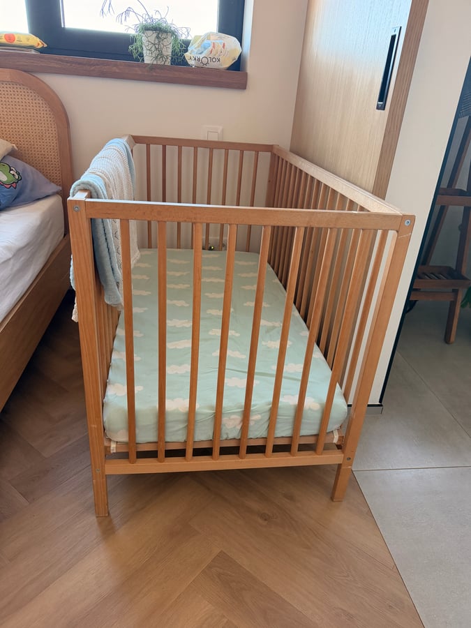 Daruji dětskou postýlku