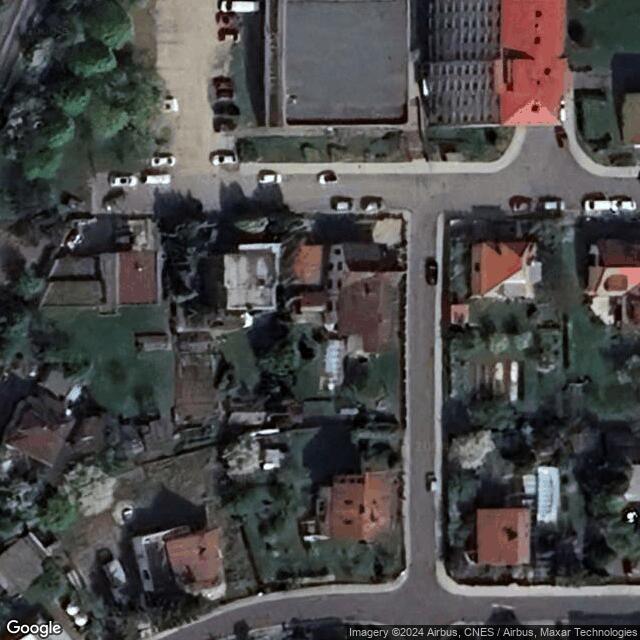 305243