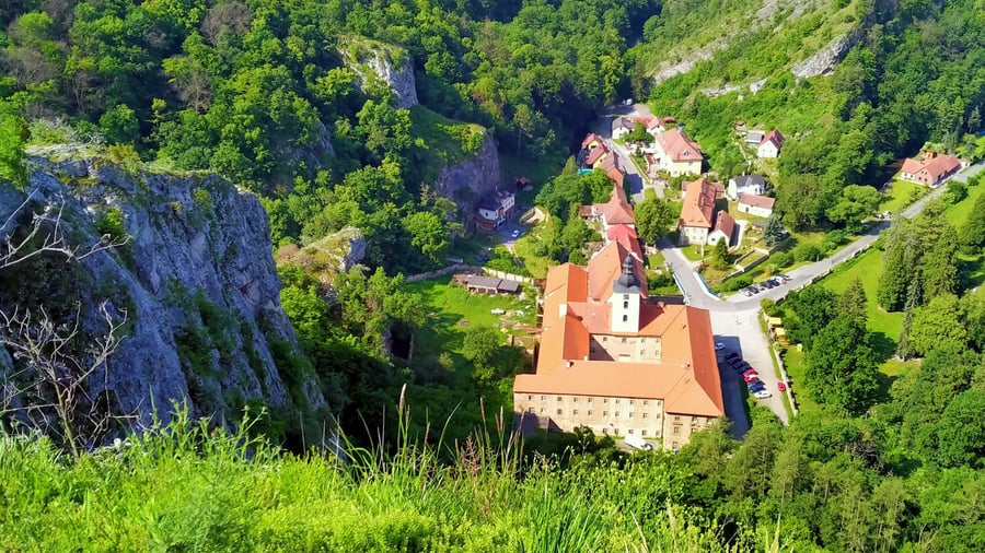 Svatý Jan pod Skalou