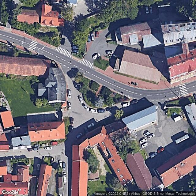 Chuchelské náměstí - žížaly 