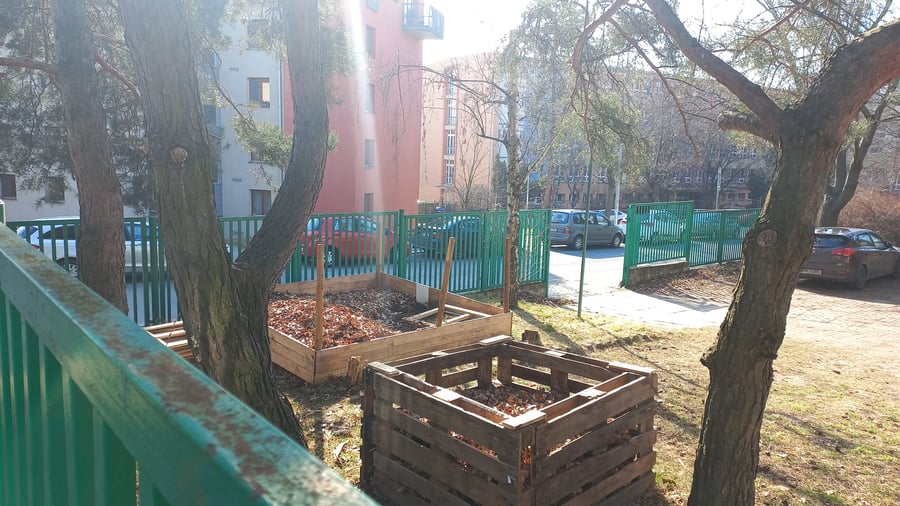 Open composter -ilia and anna 