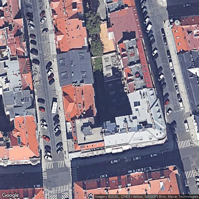 kompostéry ve dvorku