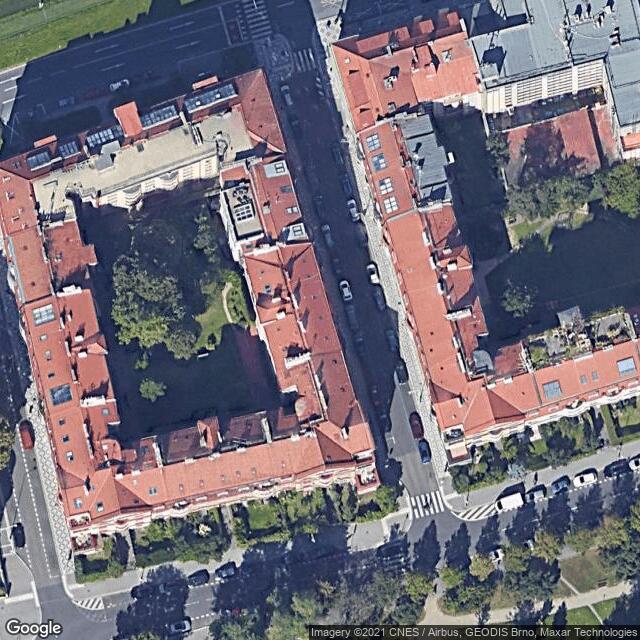 Pamětní deska Františka Taibera na domě Pod Baštami 276/3 na Hradčanech