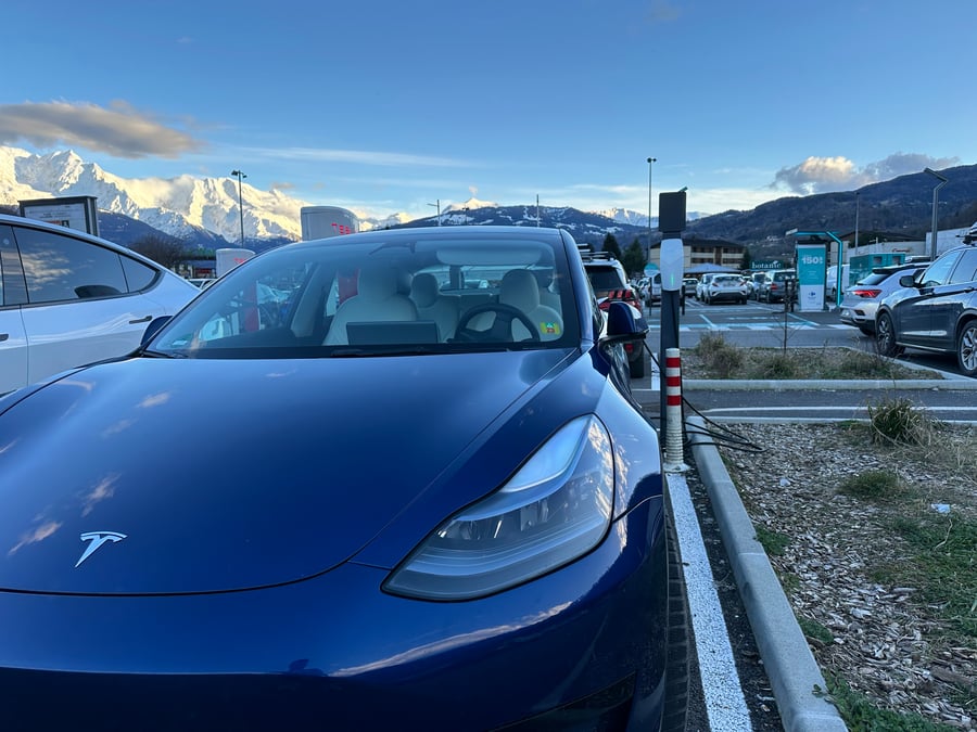 2x Tesla wallbox