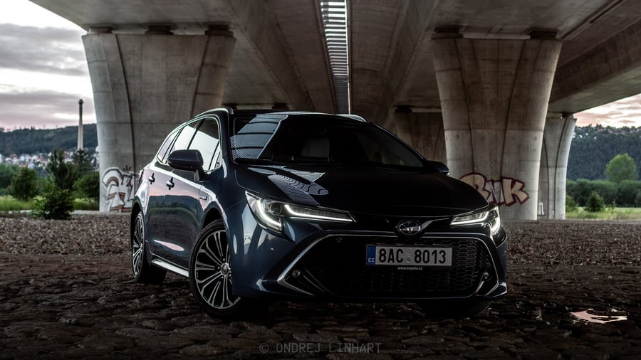 Pod Radotínským mostem kousek od kruhového objezdu