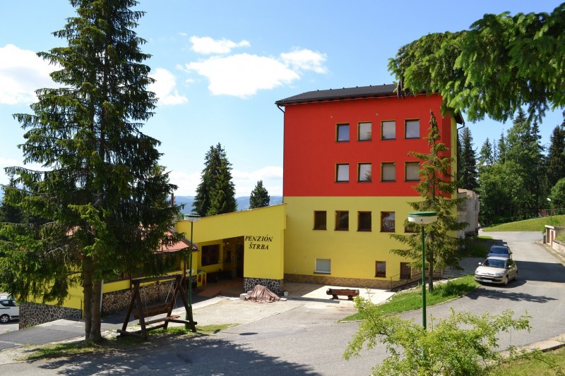 Penzión Štrba***