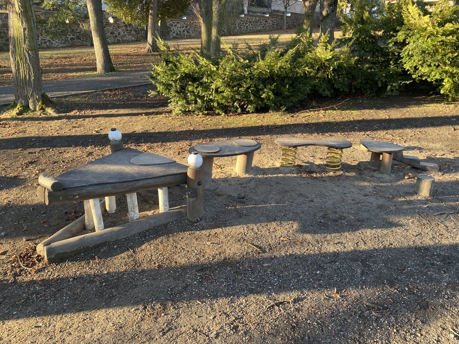 Hřiště v parku pod Kotnovem