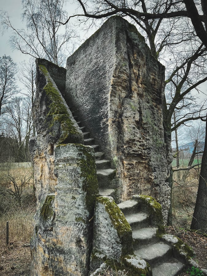 Zřícenina letohrádku Jiljov