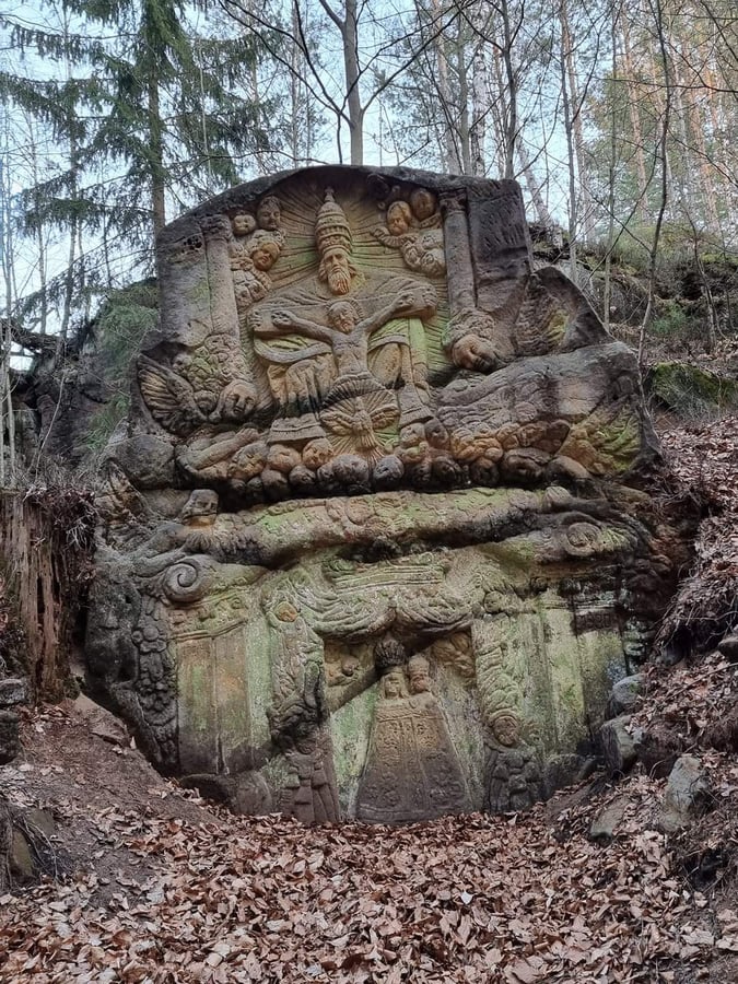 Kamenný oltář Nejsvětější Trojice Mařenice