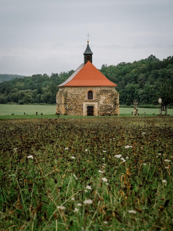 Kostel sv. Petra a Pavla Dolany