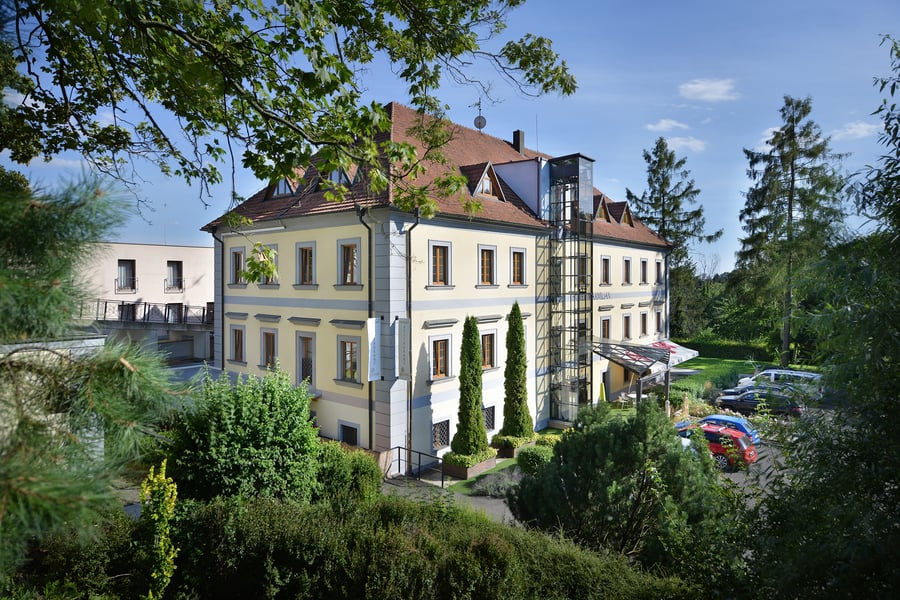 Maxmilian Lifestyle Resort