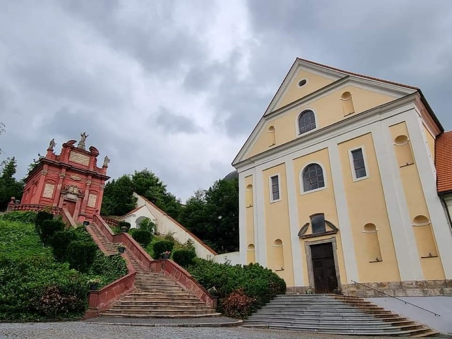 Piaristický klášter Ostrov nad Ohří