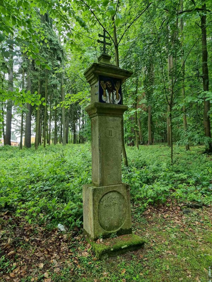 Křížová cesta na Bradlo