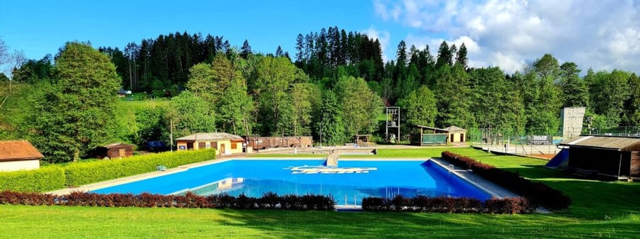 Koupaliště a kemp Pecka