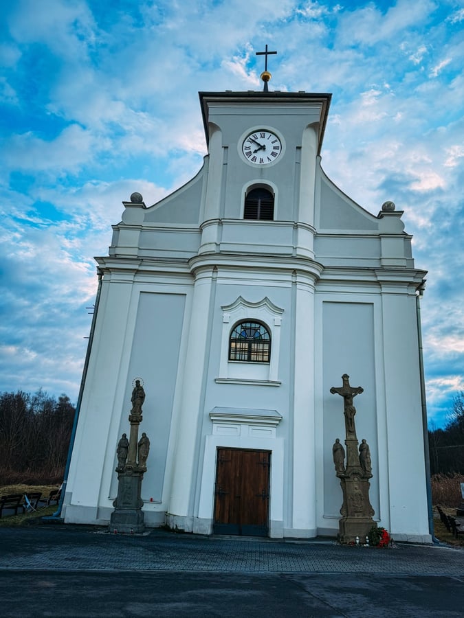 Šikmý kostel sv. Petra z Alkantary