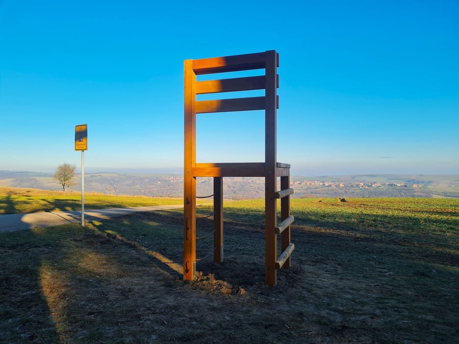 Obří židle Halenkovice