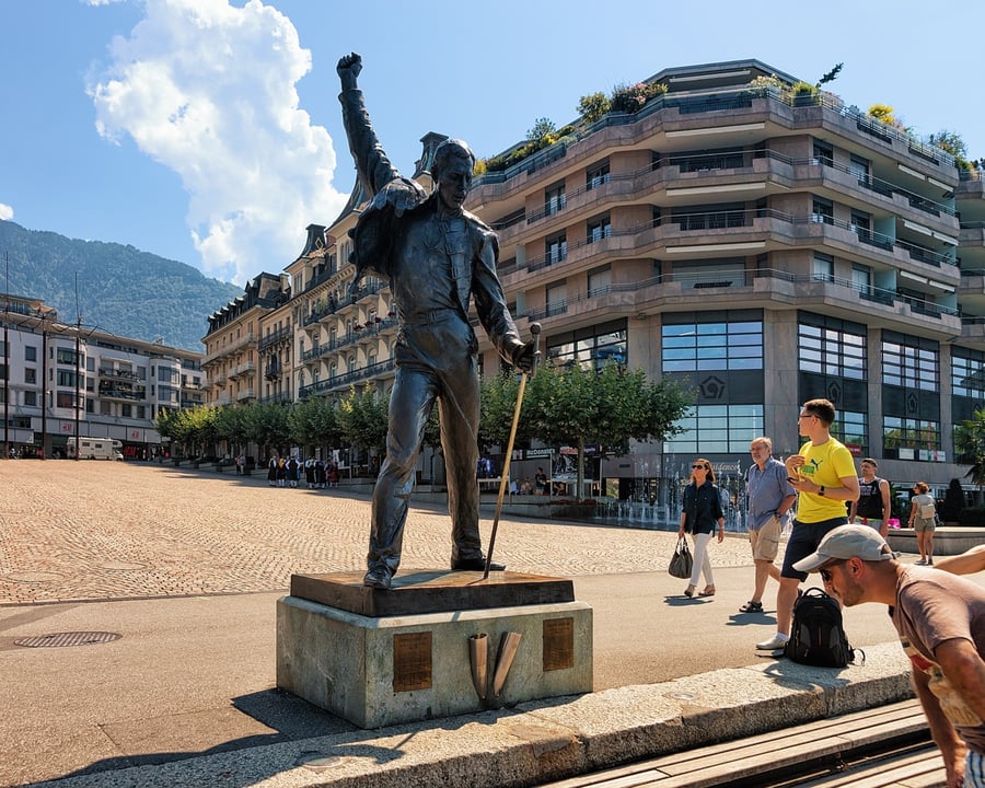 Socha Freddieho Mercuryho