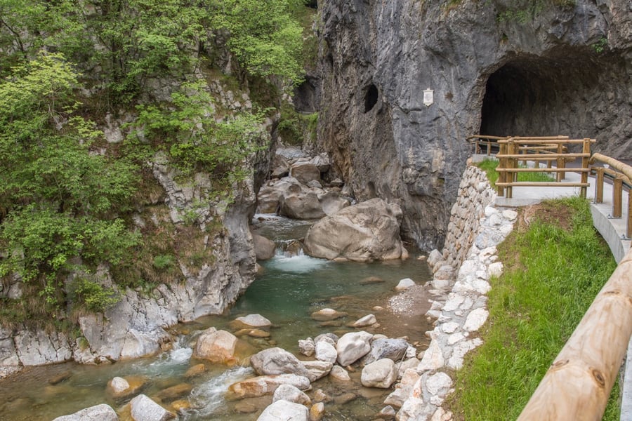 Dovžanova soteska
