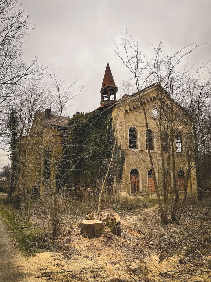Zřícenina evangelického kostela Růžová