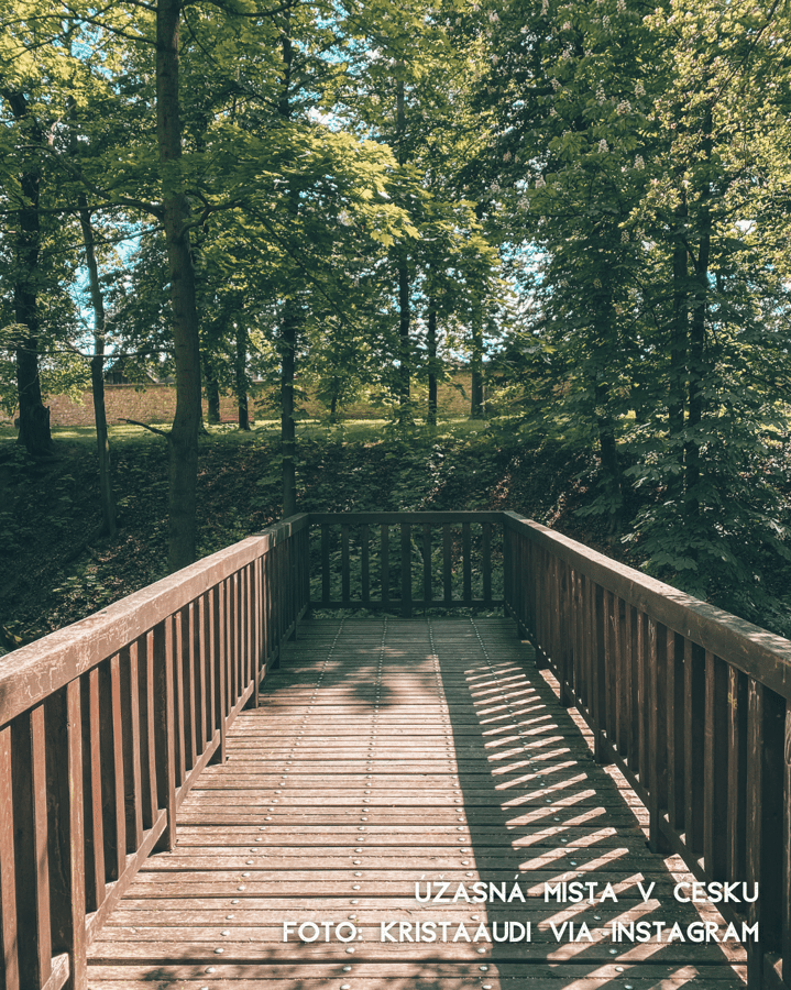 Zámecký park Dolní Počernice