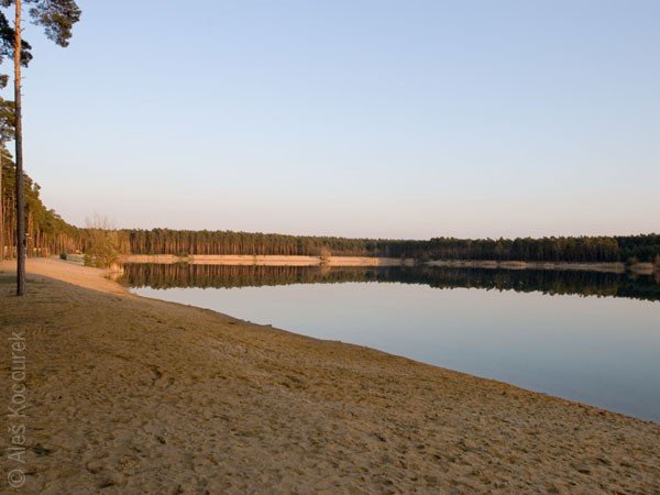 Jezero Lhota