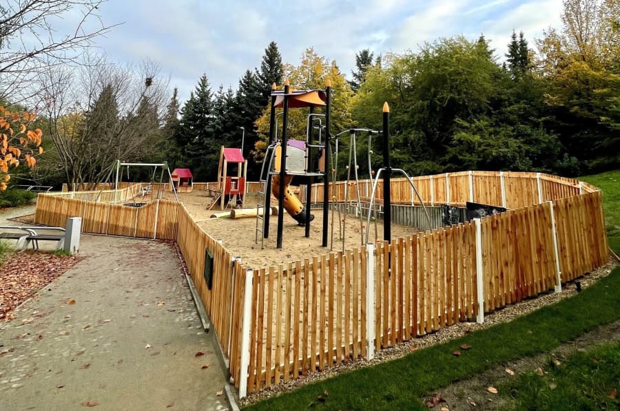 Rozšíření a obnova dětského hřiště ve vnitrobloku Lupáčova-Prokopova