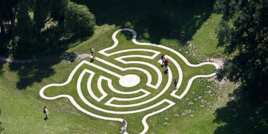 Labyrintárium a zámecký park, Zámek Loučeň