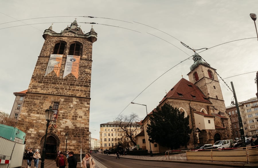 Kostel sv. Jindřicha a sv. Kunhuty a Jindřišská věž