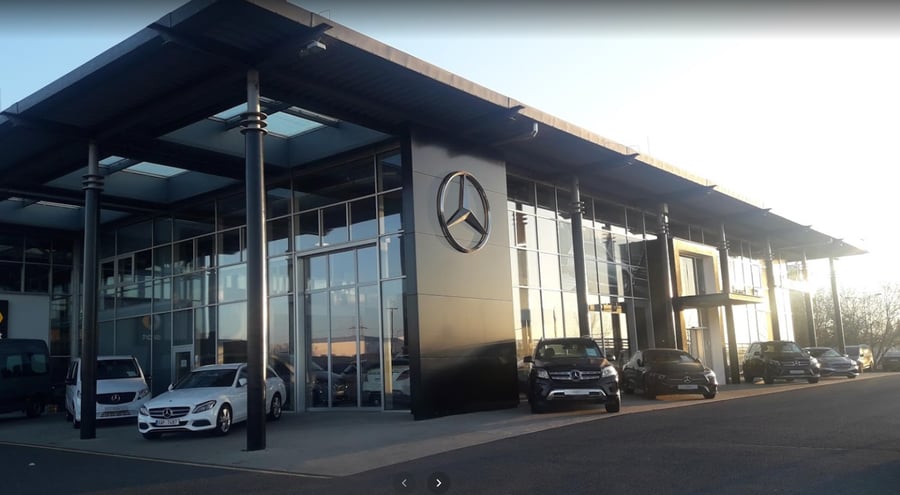 MERCEDES BENZ PRAHA