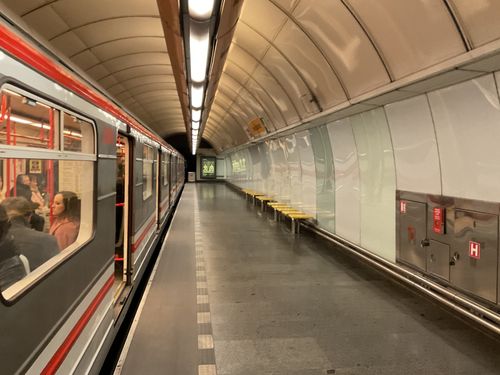 Invalidovna, stanice metra B, Praha 8, Sokolovská