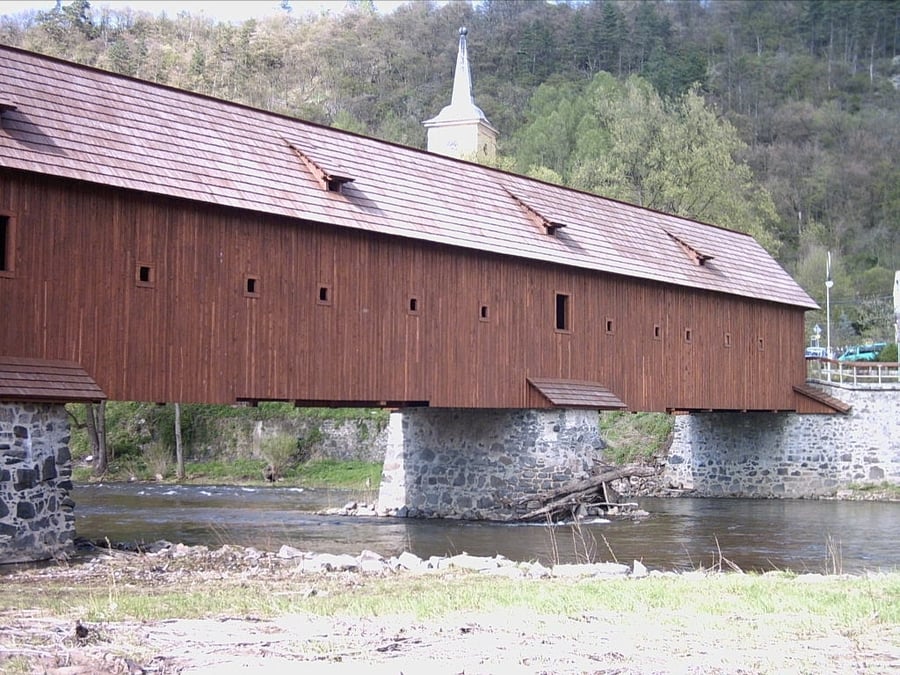 Dřevěný most v Radošově