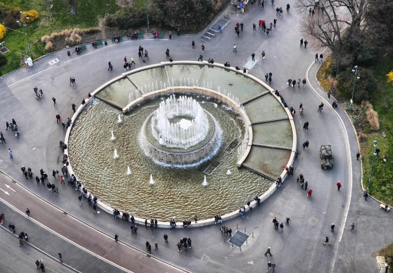 Fontana Torta degli Sposi – Piazza Castello