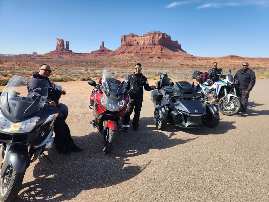 Monument Valley Viewpoint UT