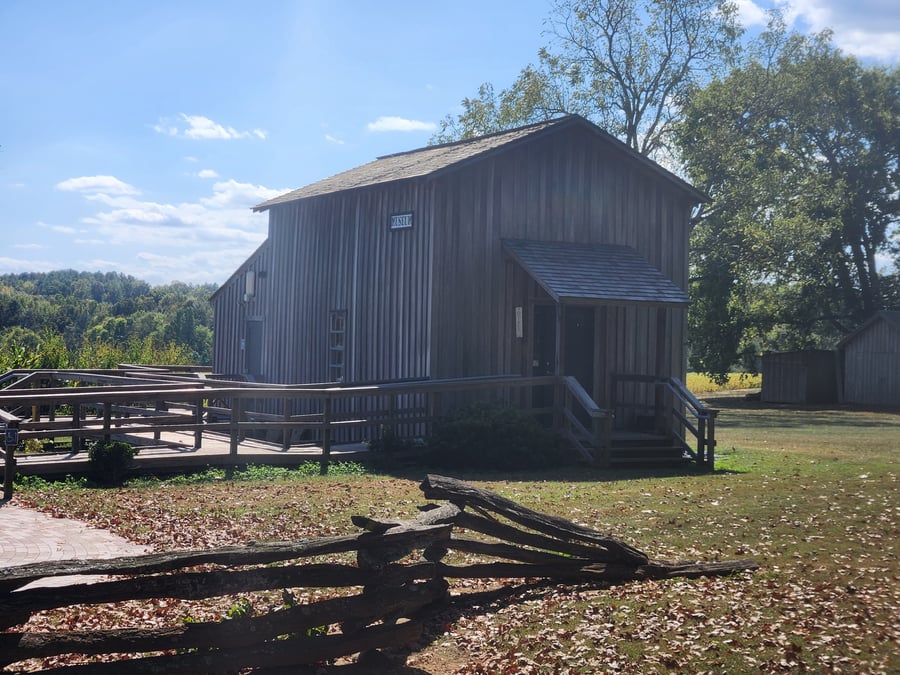 House-In-the-Horseshoe NC