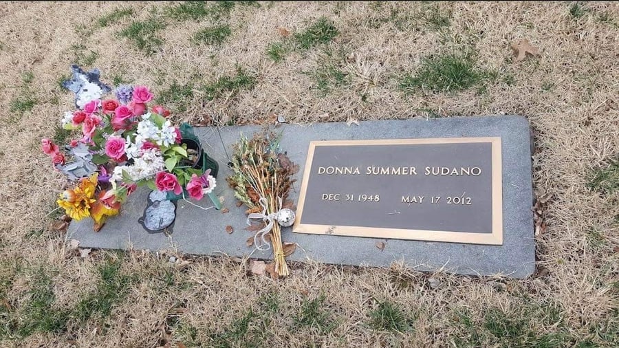 Donna Summer Grave  TN