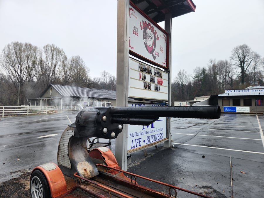 Smokey Que's Gun NC