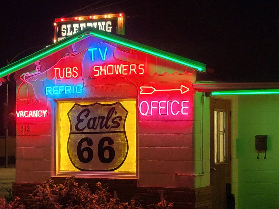 Earl's Rt 66 Motor Court AZ