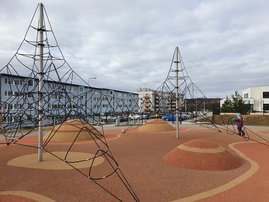 Dětské hřiště a sportoviště Kamechy