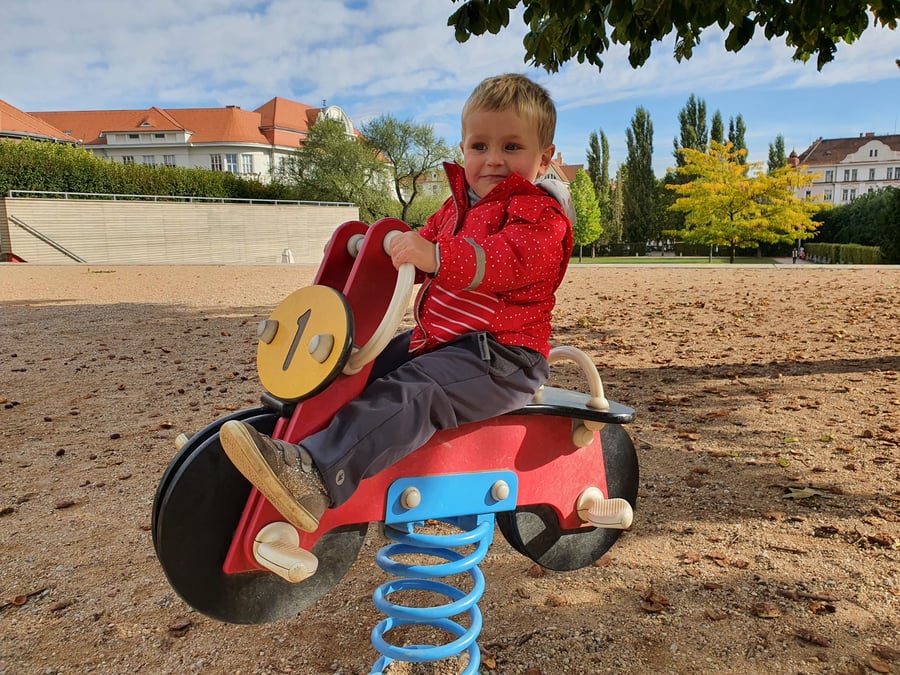 Dětské hřiště a kavárna Slovanské náměstí