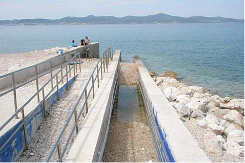 Přístup do moře, rampa, pláž Vitrenjak, Zadar