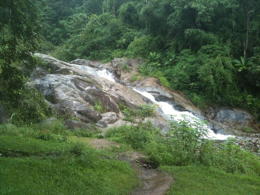 Mo Paeng Waterfall