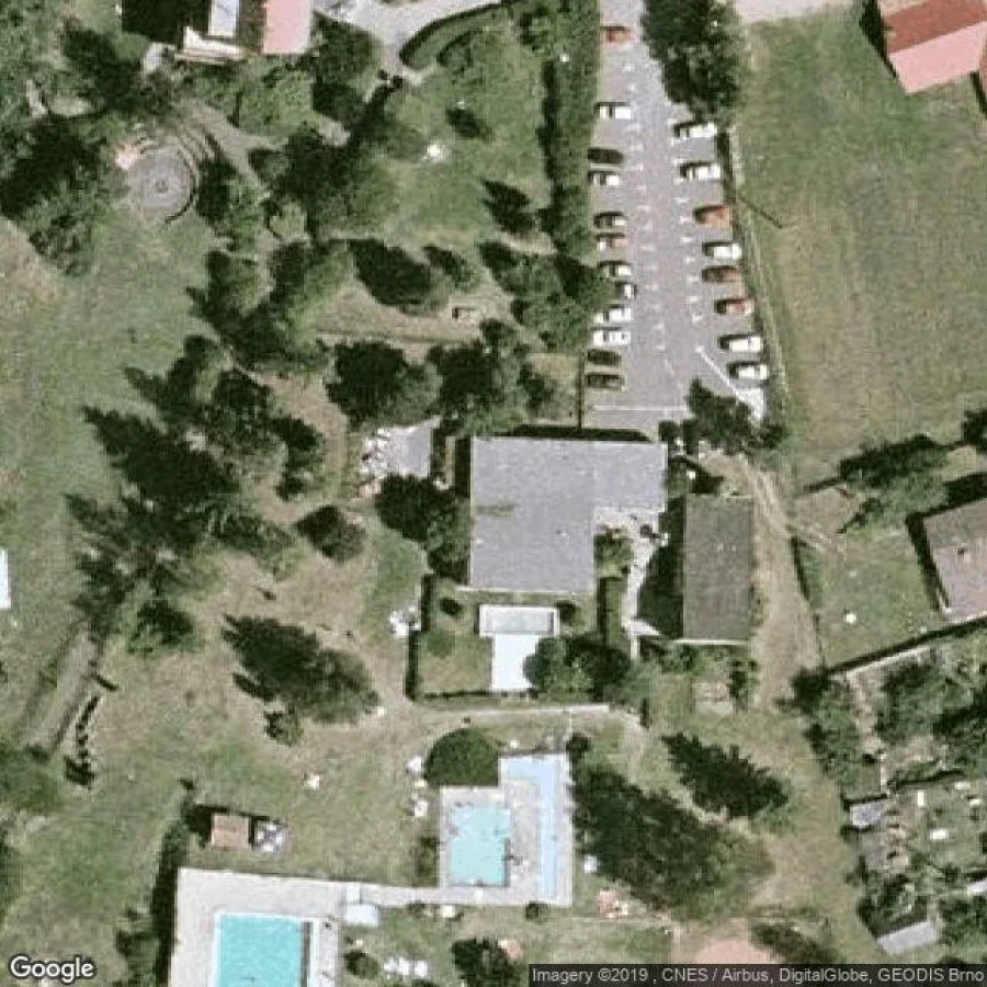 Sportovní areál a koupaliště
 
 Obec Zvíkovské Podhradí