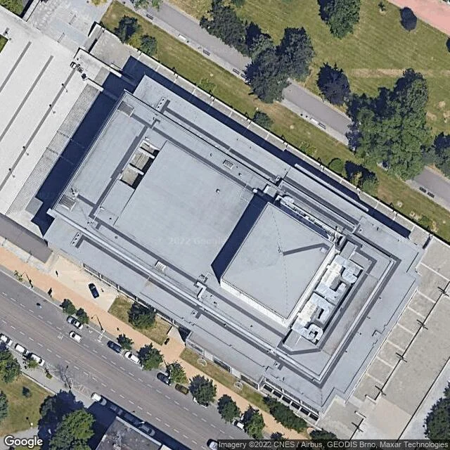 Poradenské centrum pro uprchlíky z Ukrajiny, Společnost Podané ruce