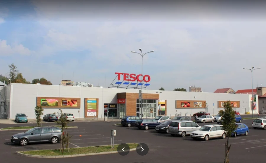 Bezbariérové parkoviště u Tesco