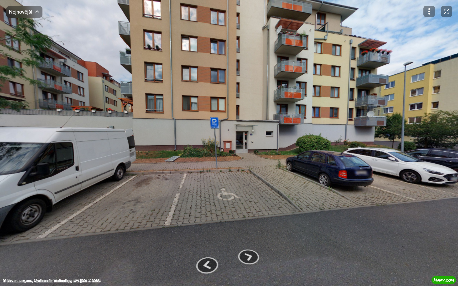 Parkoviště Theinova ul., Praha-Čakovice