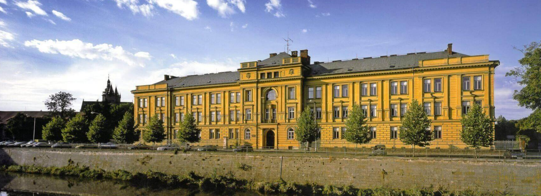 Biskupské gymnázium Hradec Králové
