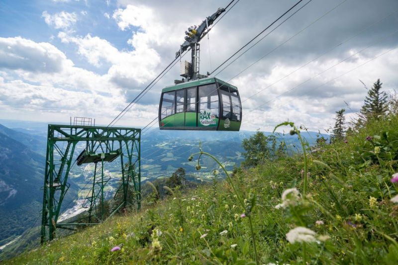 Kabinová lanovka Raxseilbahn Rakousko