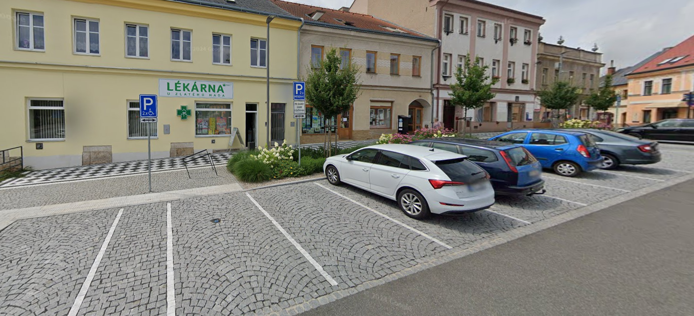 Parkoviště Husovo nám., Česká Skalice